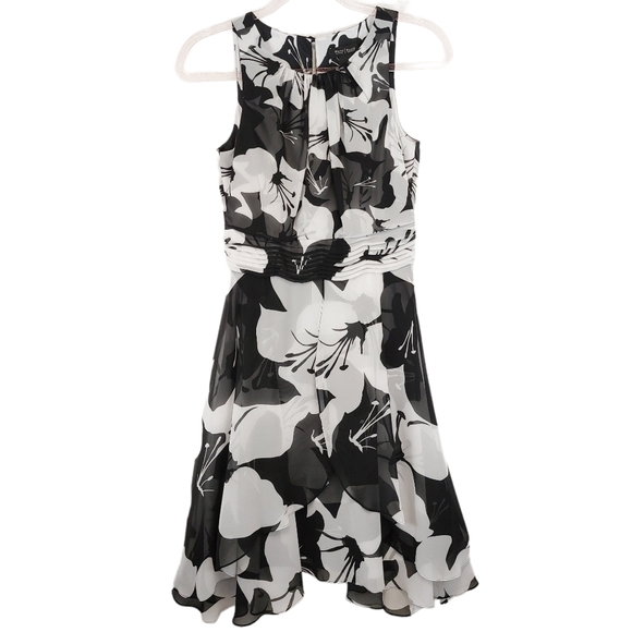 WHBM Layered Chiffon Floral Pleated Flare Dress - Picture 2 of 13